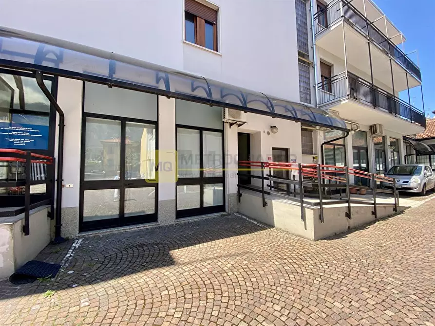 Immagine 1 di Negozio in affitto  in corso carlo alberto a Lecco