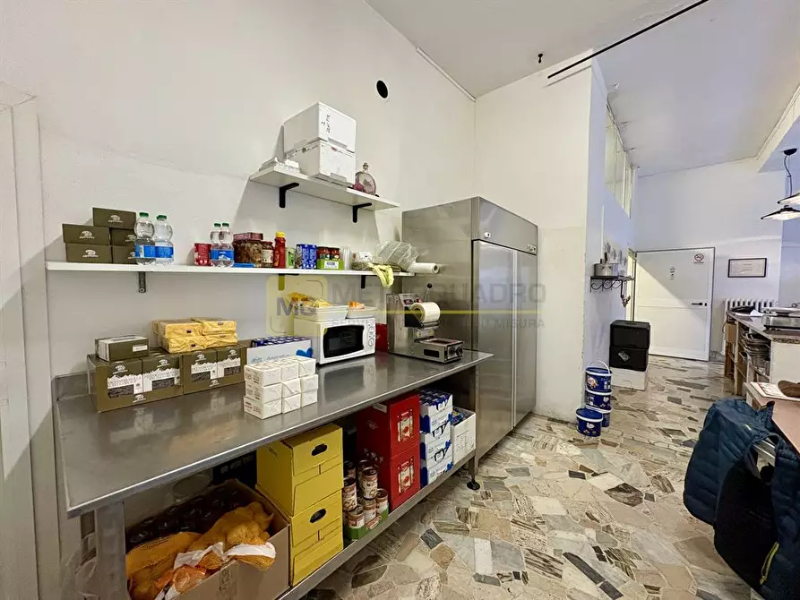 Immagine 1 di Alimentari in vendita  in via giuseppe mazzini a Ballabio
