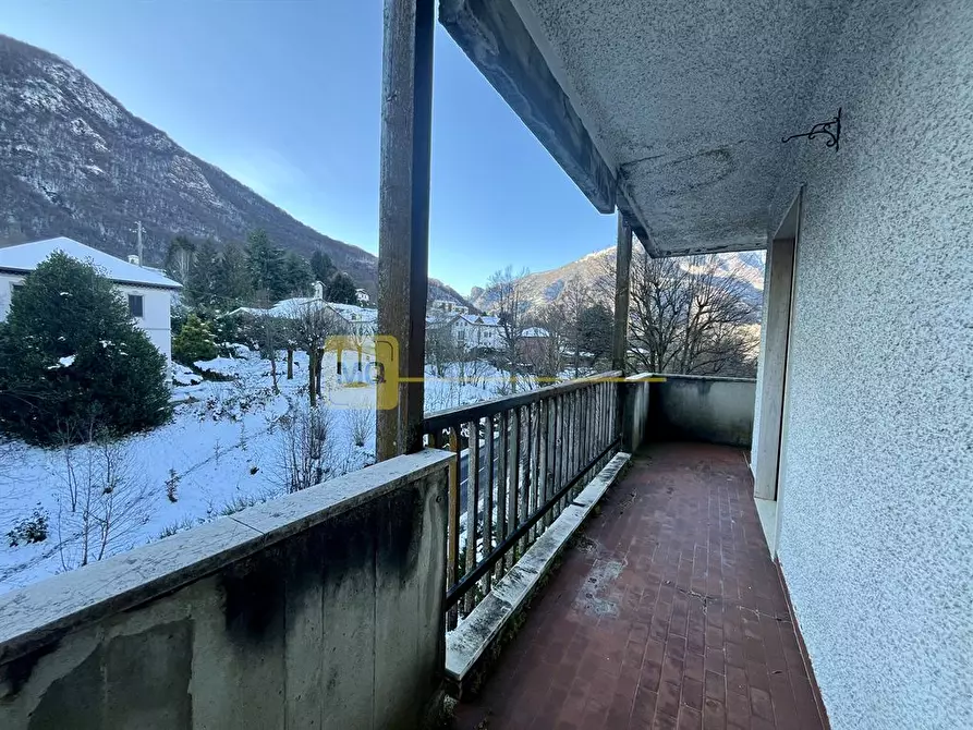 Immagine 1 di Appartamento in vendita  in via dante alighieri a Cremeno