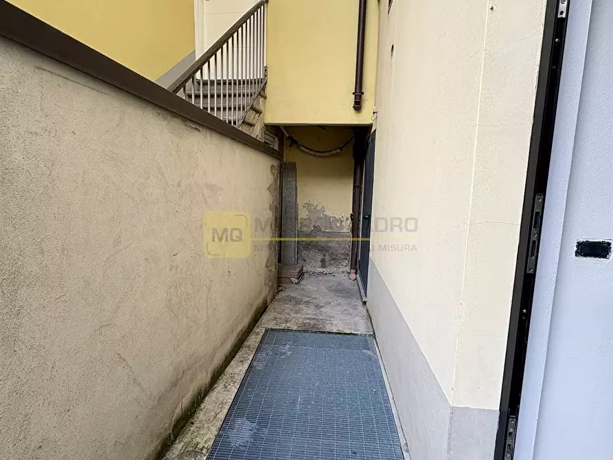 Immagine 8 di Negozio in affitto  in via azzone visconti a Lecco