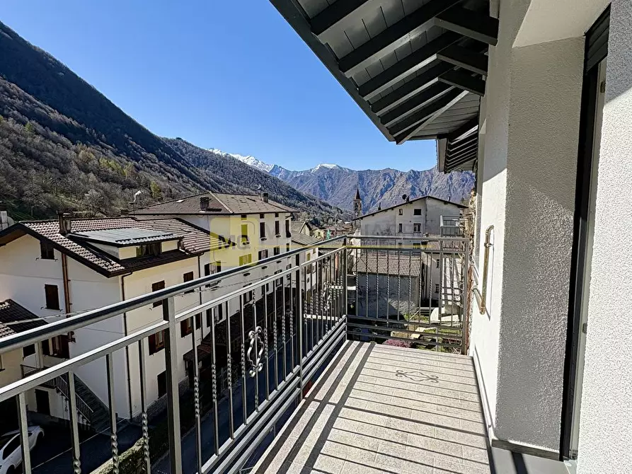 Immagine 8 di Appartamento in vendita  in via italia a Casargo