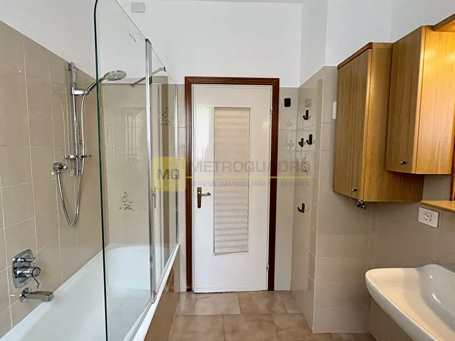 Immagine 7 di Stanza singola in affitto  in via alcide de gasperi a Lecco