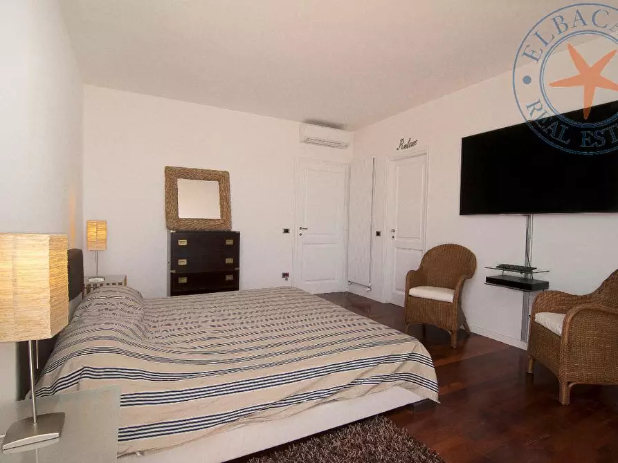 Immagine 2 di Villa in vendita  a Portoferraio