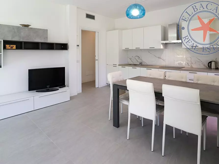 Immagine 2 di Casa quadrifamiliare in vendita  a Marciana