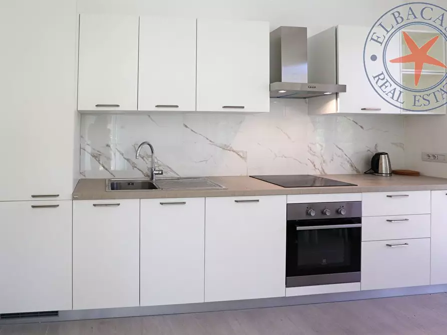 Immagine 1 di Casa quadrifamiliare in vendita  a Marciana