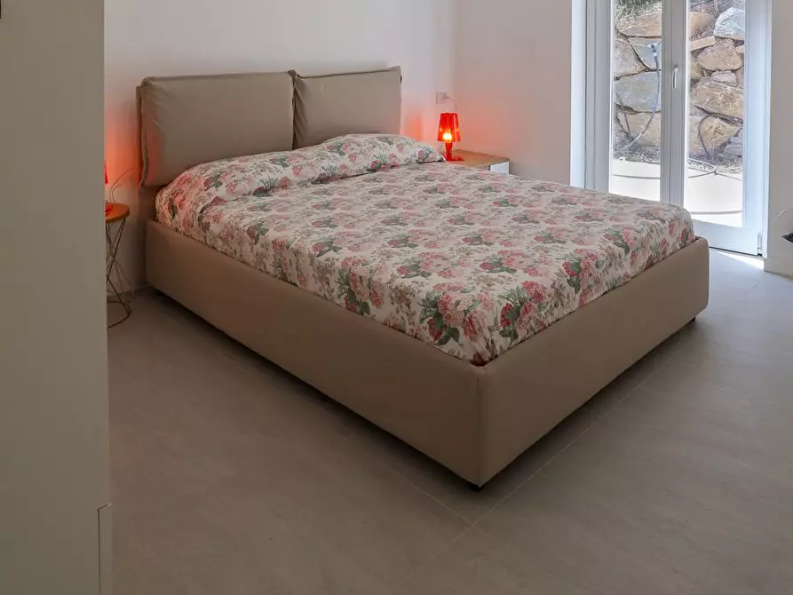 Immagine 8 di Casa quadrifamiliare in vendita  a Marciana