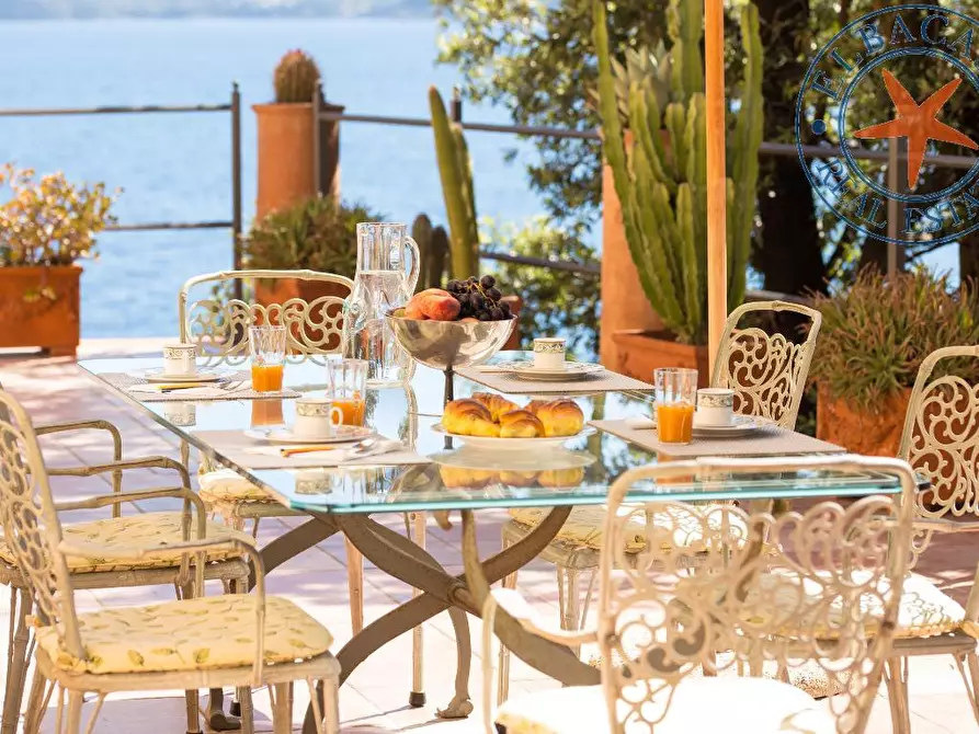 Immagine 2 di Villa in vendita  a Marciana Marina