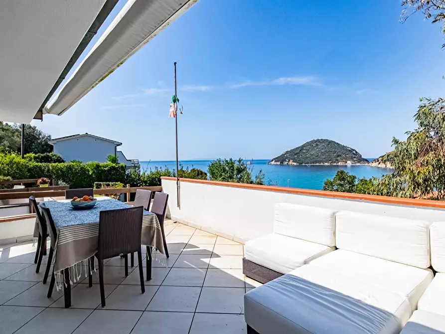 Immagine 6 di Villa in vendita  a Portoferraio