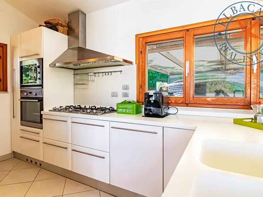 Immagine 2 di Villa in vendita  a Portoferraio