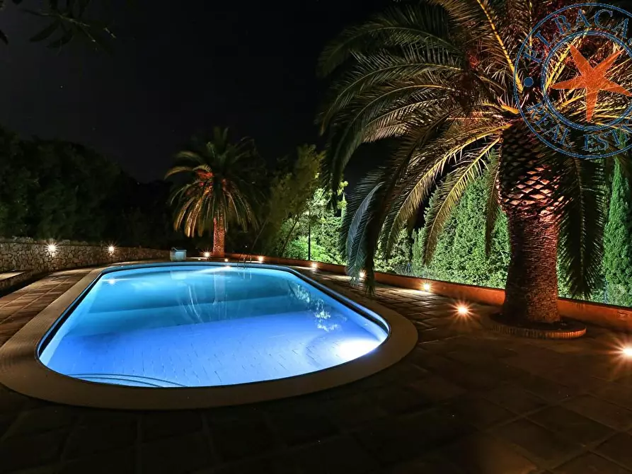 Immagine 2 di Villa in vendita  in morcone a Capoliveri