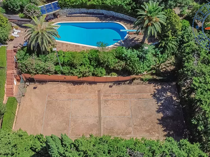 Immagine 1 di Villa in vendita  in morcone a Capoliveri