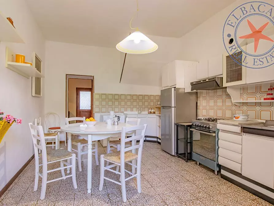 Immagine 4 di Appartamento in vendita  in Piazza giacomo matteotti a Porto Azzurro