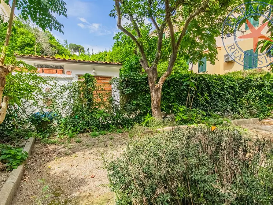 Immagine 1 di Appartamento in vendita  in Piazza giacomo matteotti a Porto Azzurro