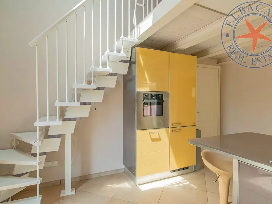 Immagine 2 di Casa indipendente in vendita  a Portoferraio