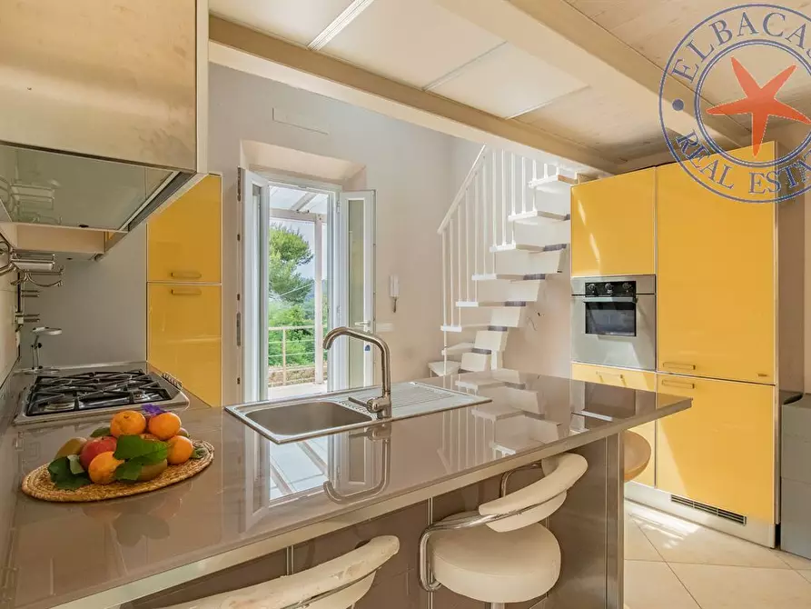 Immagine 4 di Casa indipendente in vendita  a Portoferraio