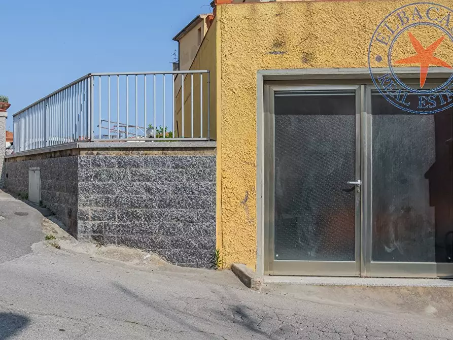Immagine 7 di Negozio in vendita  a Portoferraio