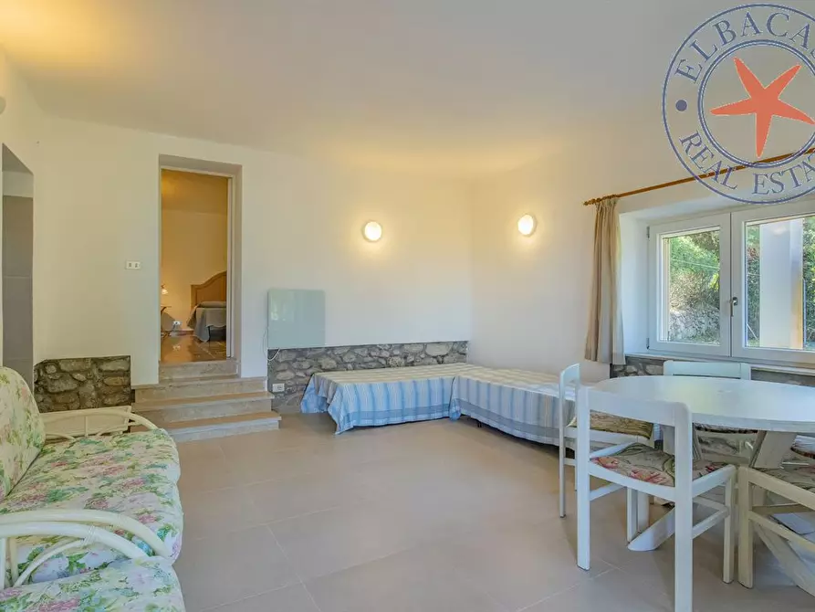 Immagine 2 di Villa in vendita  a Marciana Marina