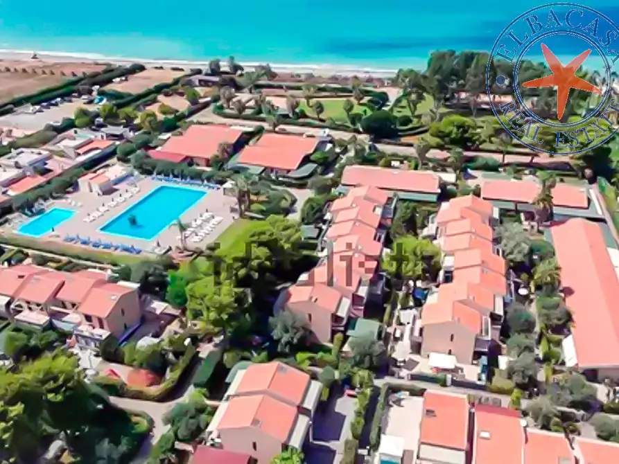 Immagine 9 di Appartamento in vendita  a Campofelice Di Roccella