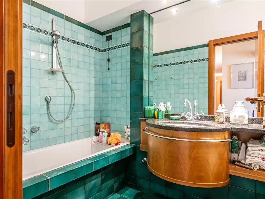 Immagine 9 di Appartamento in vendita  a Milano