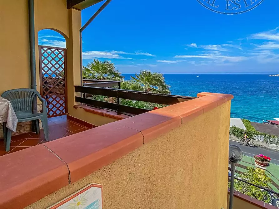 Immagine 7 di Villa in vendita  in VIALE ALCIDE DE GASPERI 11 a Portoferraio