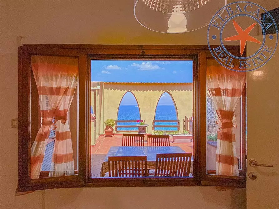 Immagine 2 di Villa in vendita  in VIALE ALCIDE DE GASPERI 11 a Portoferraio