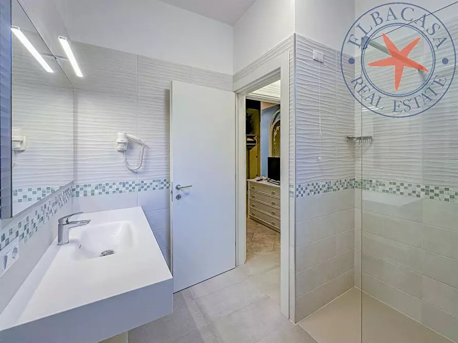 Immagine 4 di Villa in vendita  in VIALE ALCIDE DE GASPERI 11 a Portoferraio