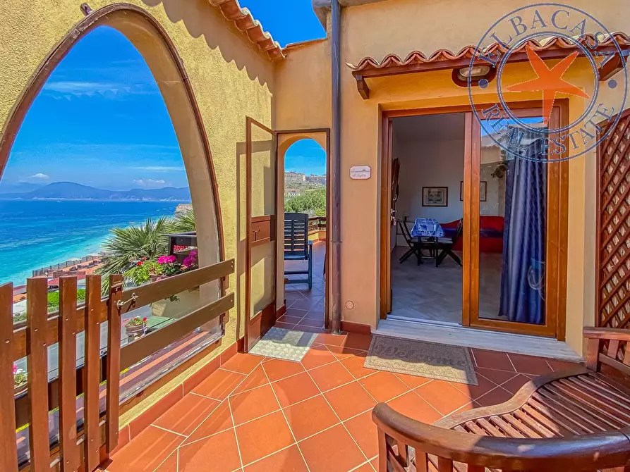 Immagine 5 di Villa in vendita  in VIALE ALCIDE DE GASPERI 11 a Portoferraio