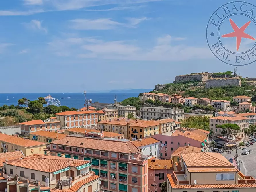 Immagine 2 di Attico in vendita  in Calata italia 26 a Portoferraio