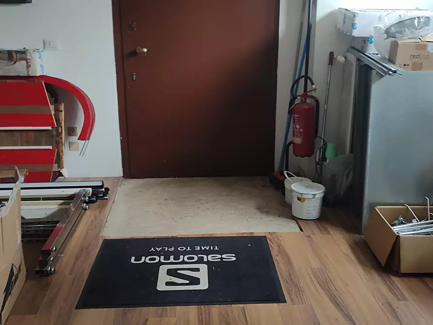 Immagine 9 di Negozio in vendita  in europa 2 a San Vittore Olona