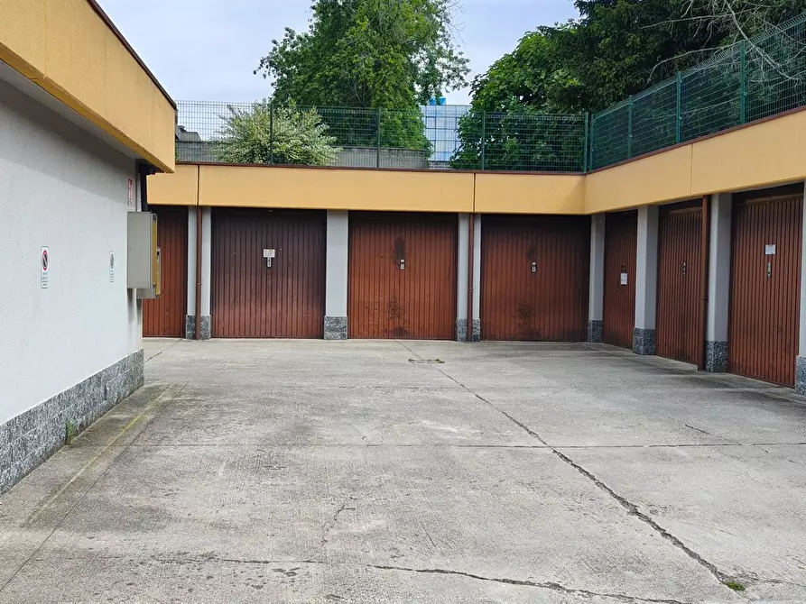 Immagine 1 di Box auto in vendita  in RHO 21 a Lainate