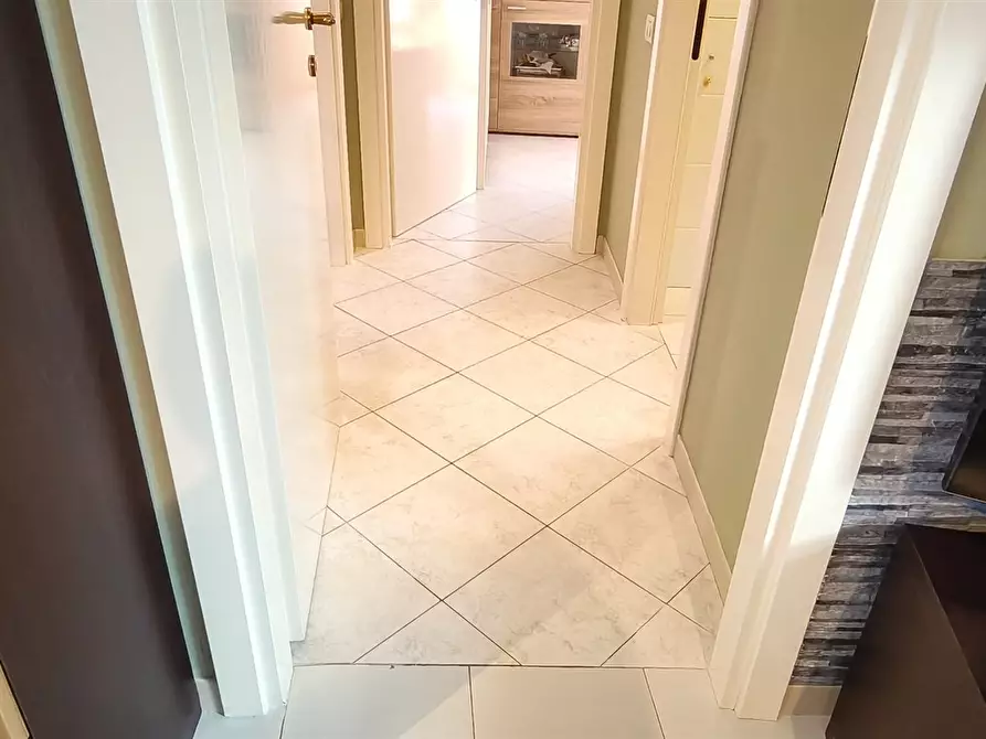 Immagine 5 di Appartamento in vendita  in BUTTI 26 a Parabiago