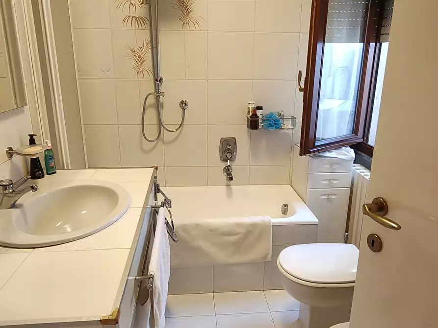 Immagine 6 di Appartamento in vendita  in BUTTI 26 a Parabiago