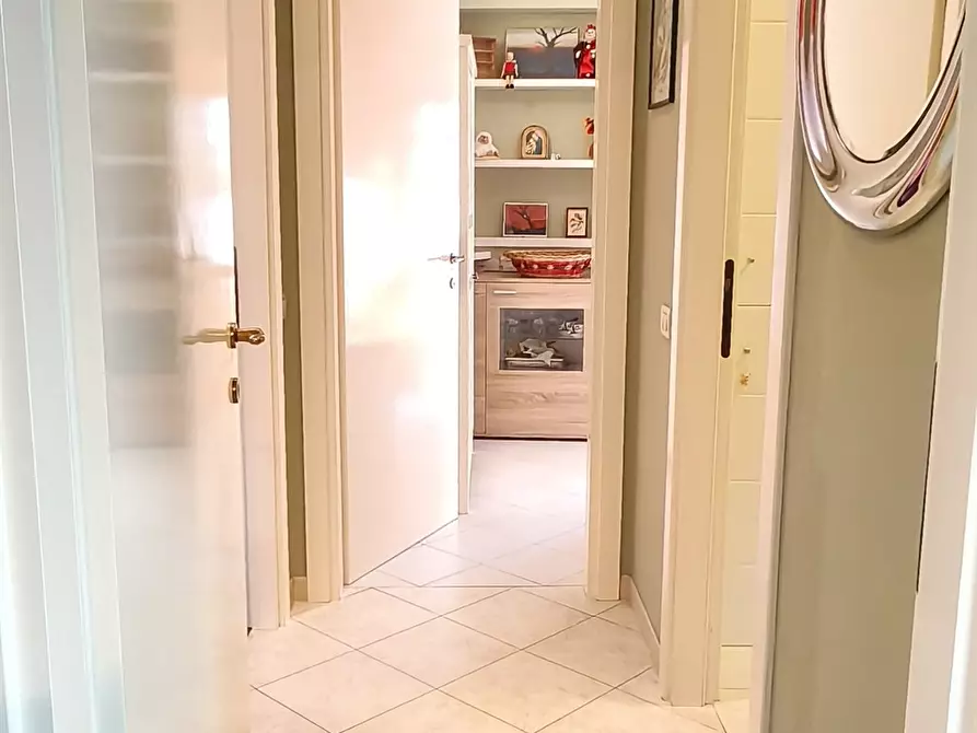 Immagine 3 di Appartamento in vendita  in BUTTI 26 a Parabiago