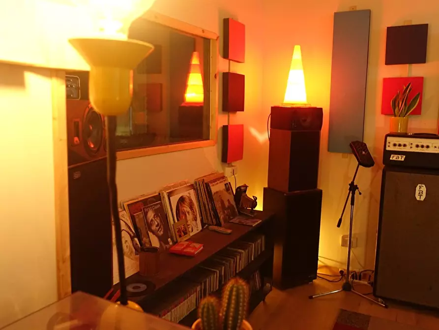 Immagine 4 di Locale commerciale in vendita  a Livorno