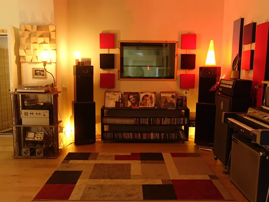 Immagine 6 di Locale commerciale in vendita  a Livorno