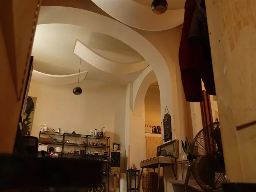 Immagine 1 di Locale commerciale in vendita  a Livorno