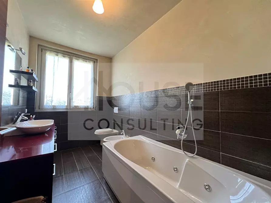 Immagine 2 di Villa in vendita  in Via Vignolo 8 a Camparada