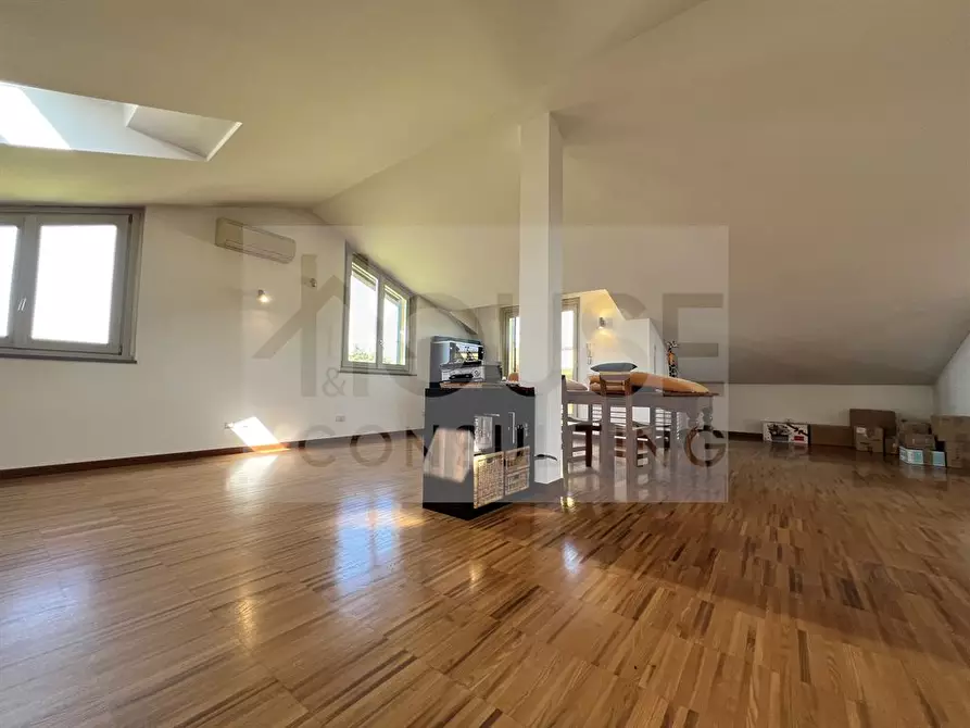 Immagine 9 di Villa in vendita  in Via Vignolo 8 a Camparada