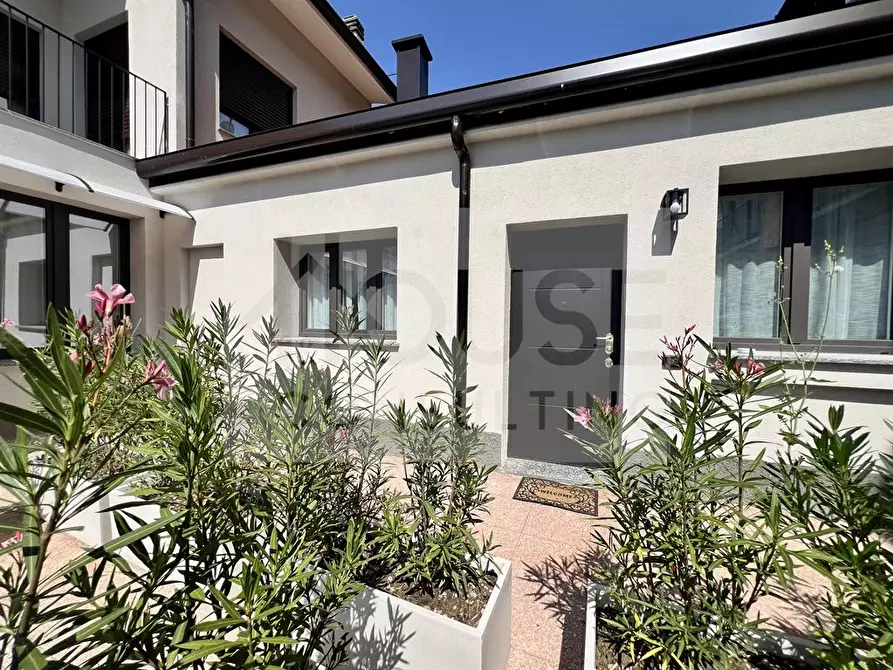 Immagine 2 di Appartamento in vendita  in via umberto i 40 a Arcore