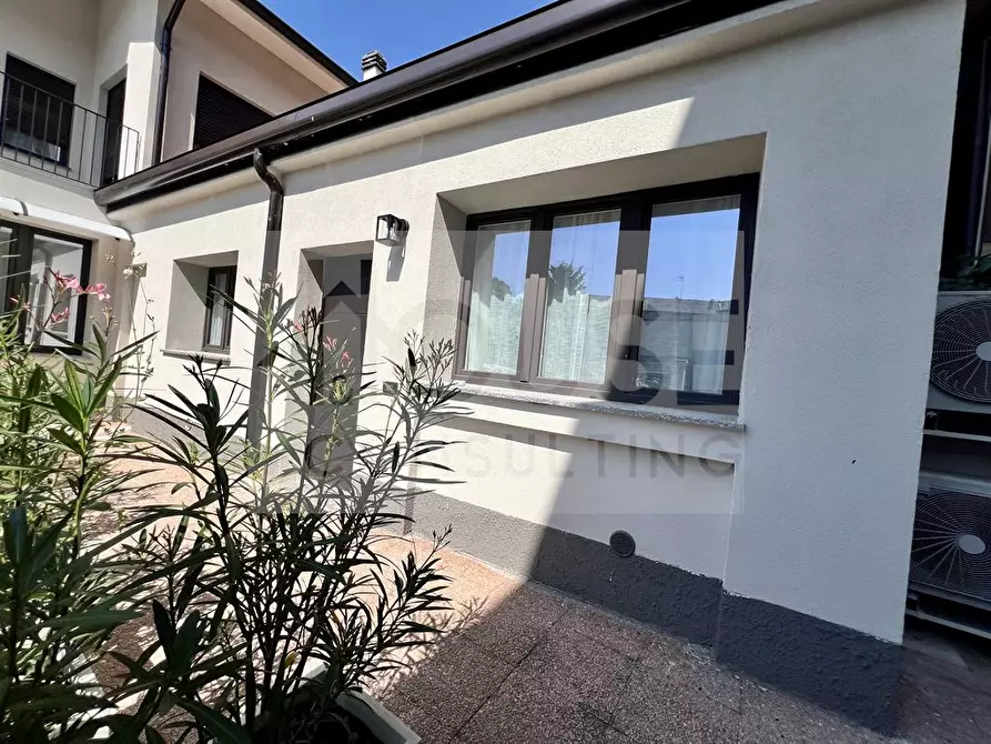 Immagine 4 di Appartamento in vendita  in via umberto i 40 a Arcore