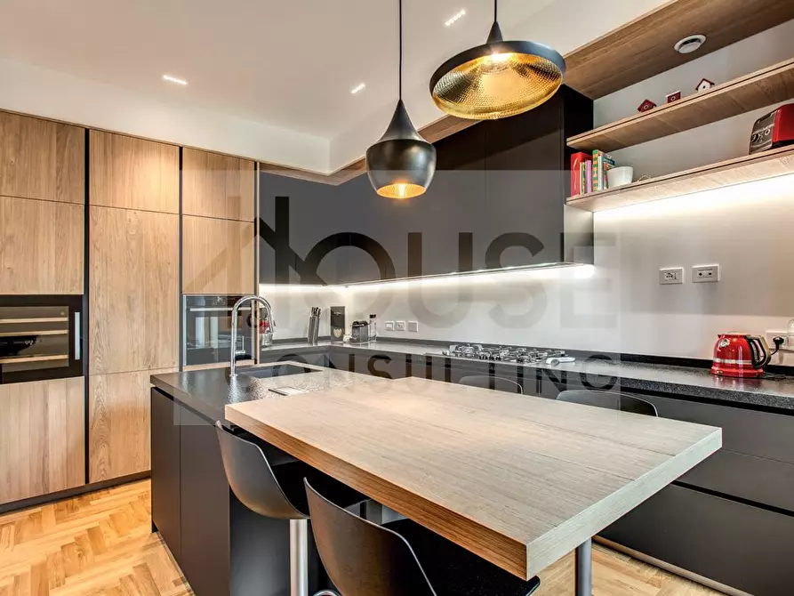 Immagine 1 di Appartamento in vendita  in Via Lorenzo Perosi 11 a Monza