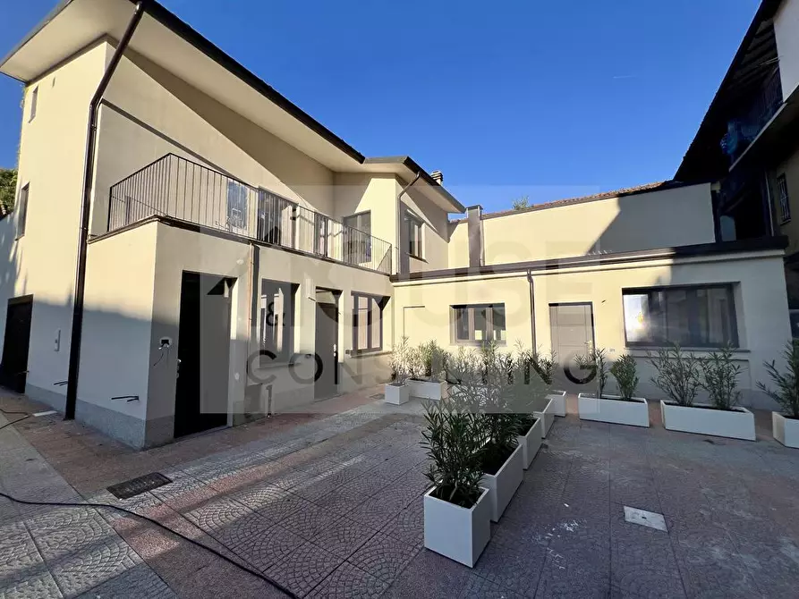 Immagine 9 di Appartamento in vendita  in Via Umberto I 40 a Arcore