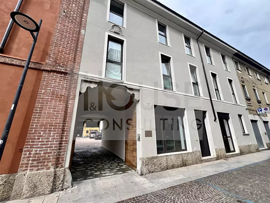 Immagine 5 di Appartamento in vendita  in Via Umberto I 40 a Arcore