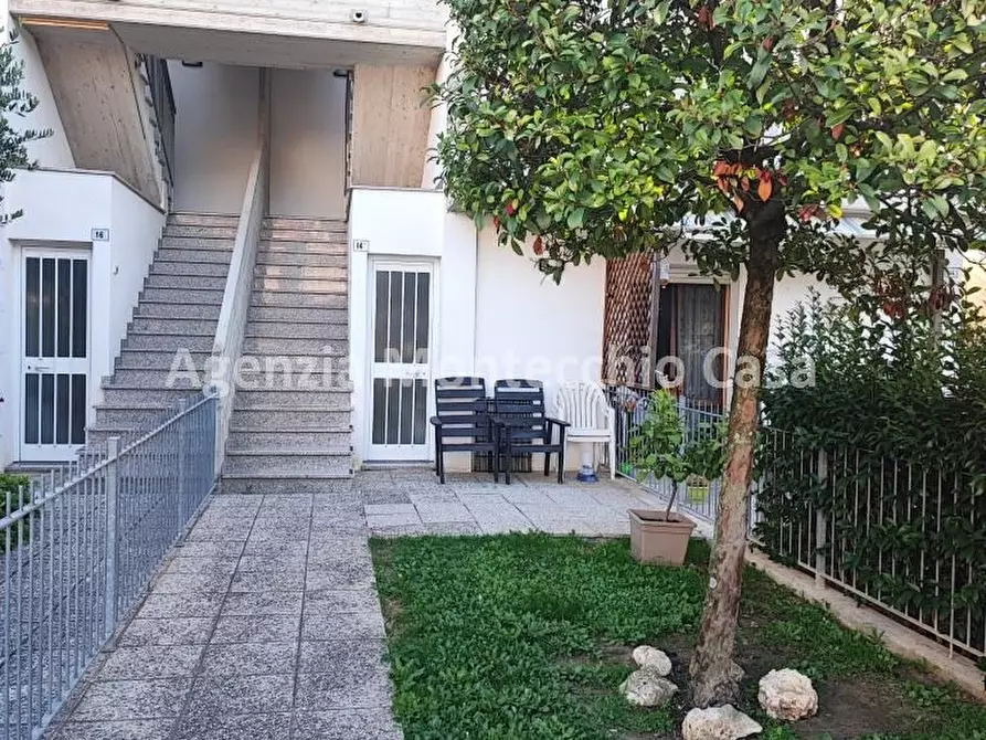 Immagine 1 di Appartamento in vendita  in Via Zara a Vallefoglia
