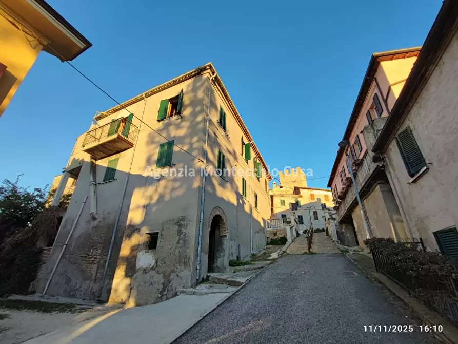 Immagine 2 di Casa indipendente in vendita  in Via Roma a Vallefoglia