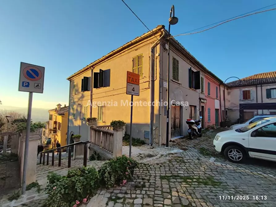 Immagine 4 di Casa indipendente in vendita  in Via Roma a Vallefoglia