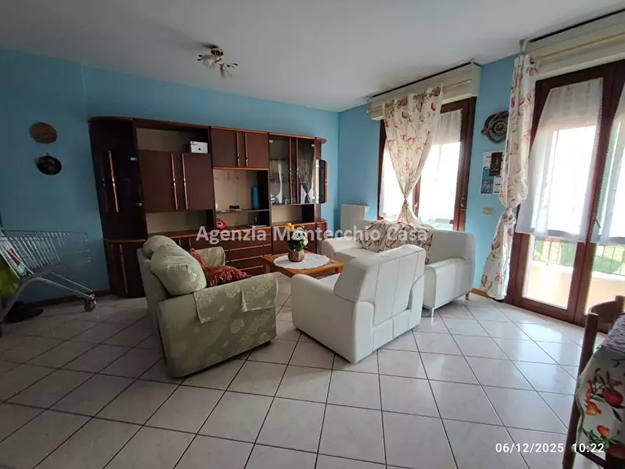 Immagine 3 di Appartamento in vendita  in Piazza Sandro Pertini a Sassocorvaro Auditore