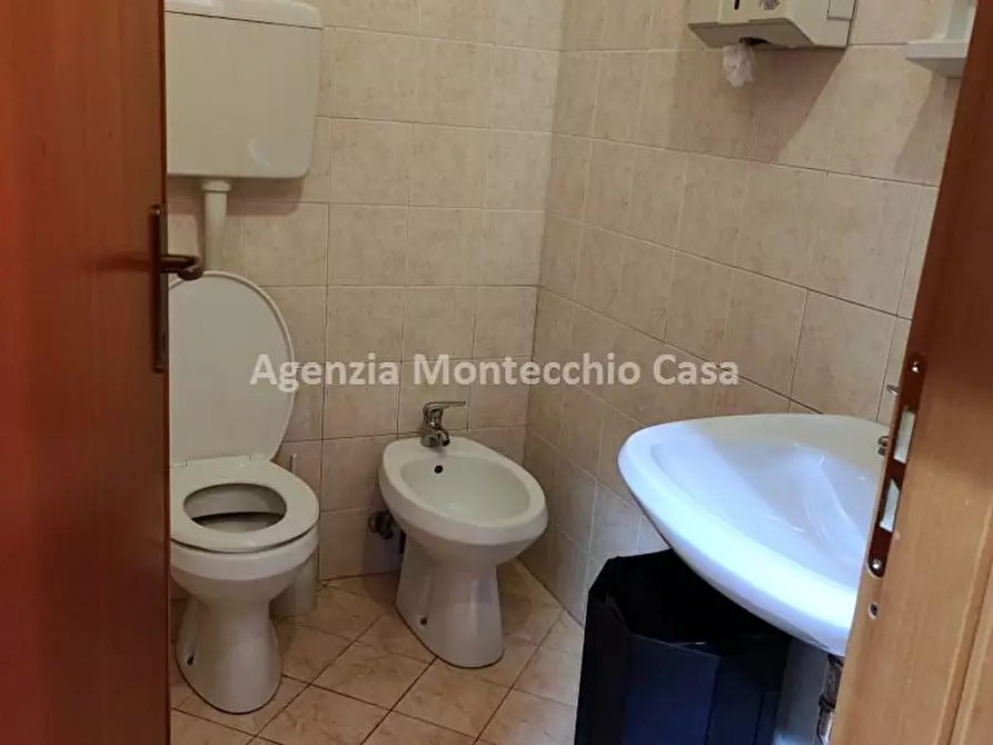 Immagine 1 di Laboratorio in vendita  in Via Sasso a Urbino