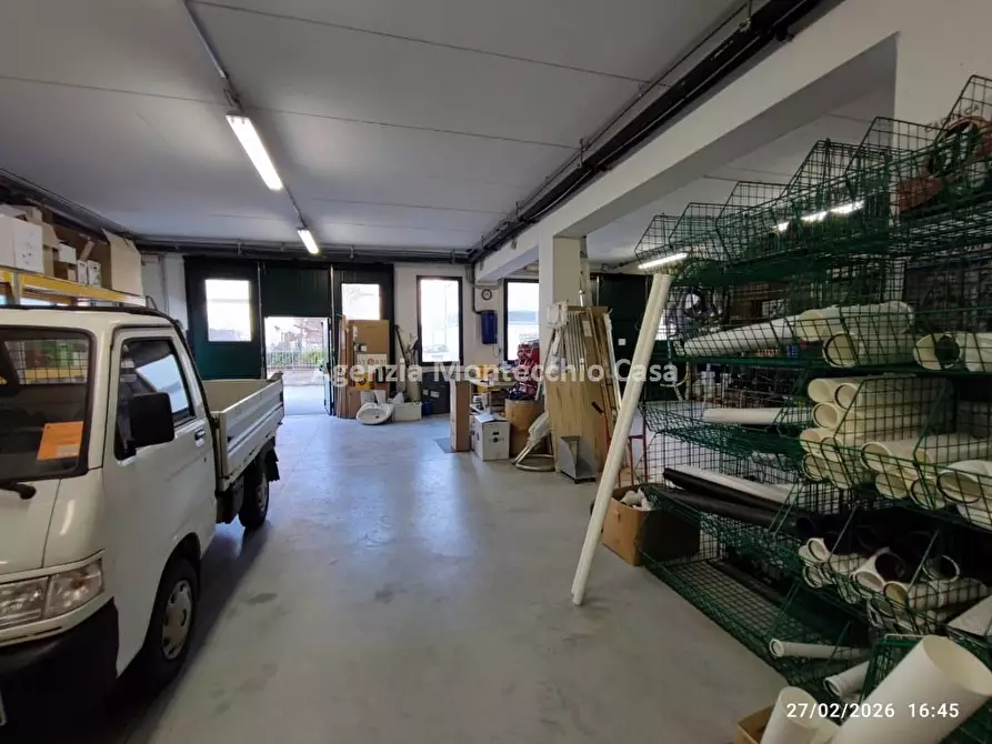 Immagine 3 di Laboratorio in vendita  in Via Sasso a Urbino