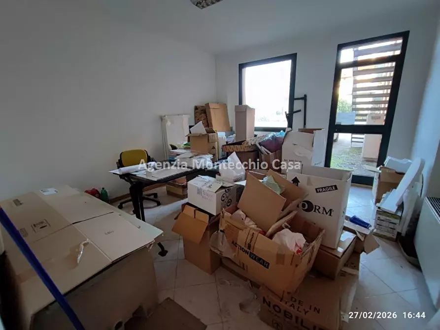 Immagine 2 di Laboratorio in vendita  in Via Sasso a Urbino